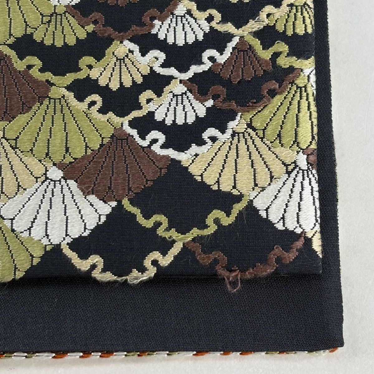 袋帯 名品 菊青海波 雪輪青海波 刺繍 墨色 六通 正絹 【中古】 - メルカリ