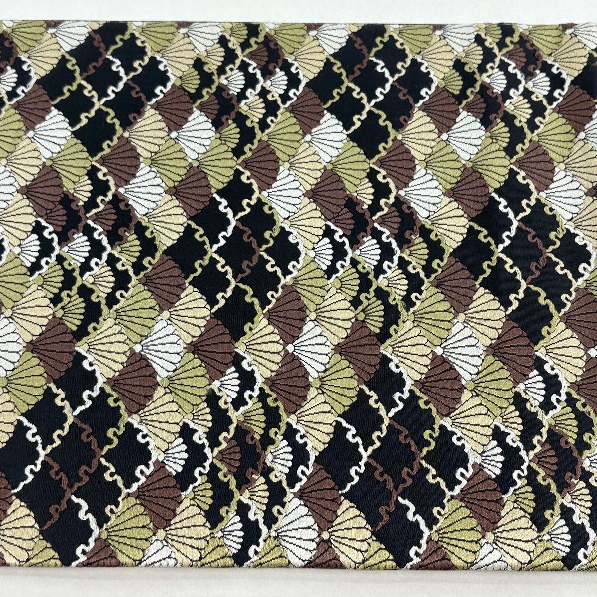 袋帯 名品 菊青海波 雪輪青海波 刺繍 墨色 六通 正絹 【中古】 - メルカリ