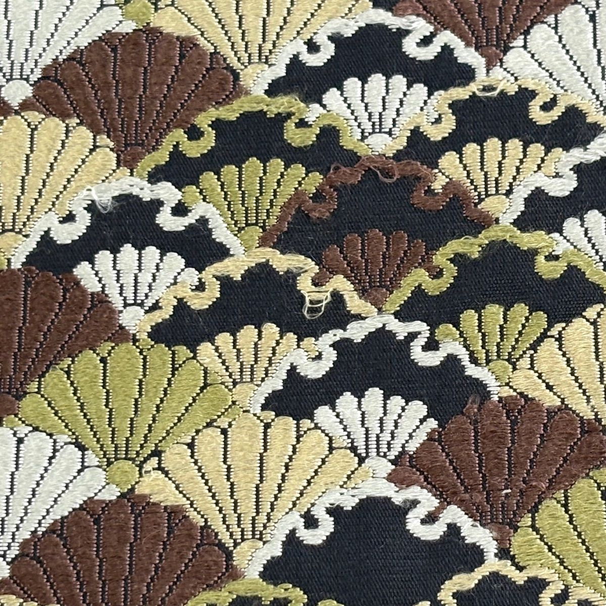 袋帯 名品 菊青海波 雪輪青海波 刺繍 墨色 六通 正絹 【中古】 - メルカリ