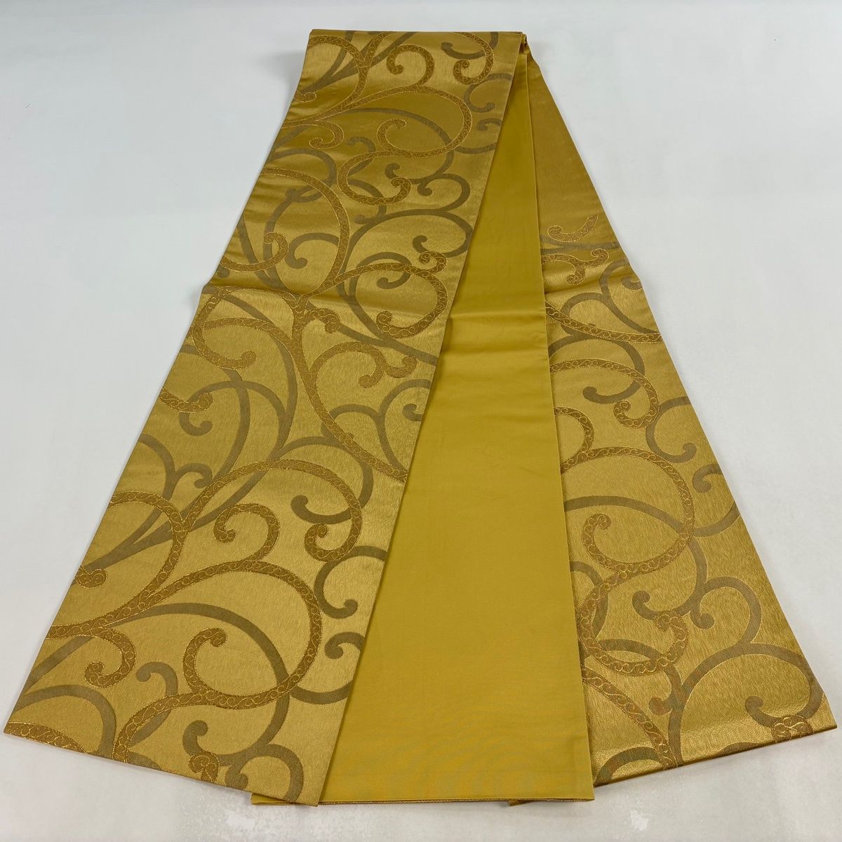 美品】 袋帯 名品 唐草 金糸 箔 金色 六通 正絹 【中古】 - メルカリ