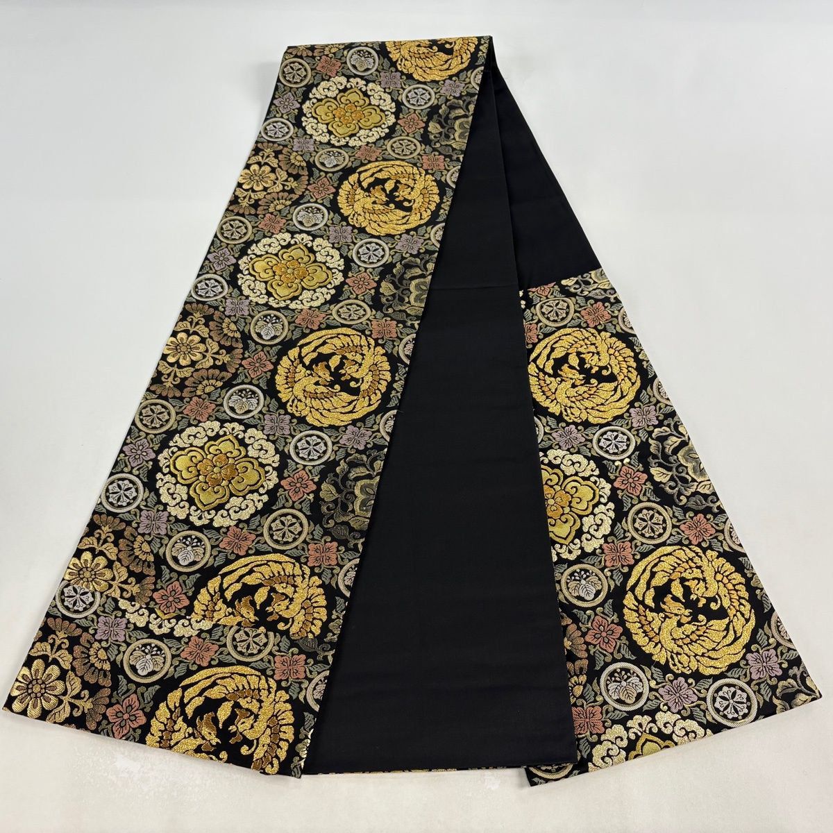 美品】 袋帯 名品 華文 鳳凰 金糸 箔 黒 六通 正絹 【中古】 - メルカリ