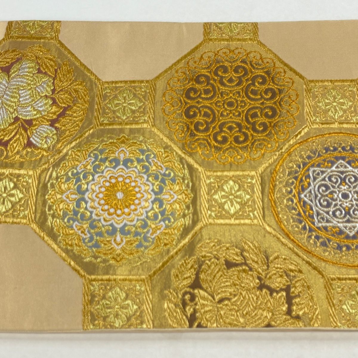 美品】 袋帯 名品 川島織物 落款 蜀江華文 花唐草 金銀糸 箔 金色 六通