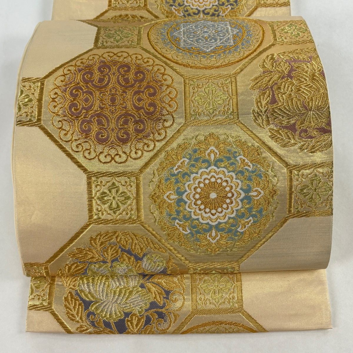 美品】 袋帯 名品 川島織物 落款 蜀江華文 花唐草 金銀糸 箔 金色 六通