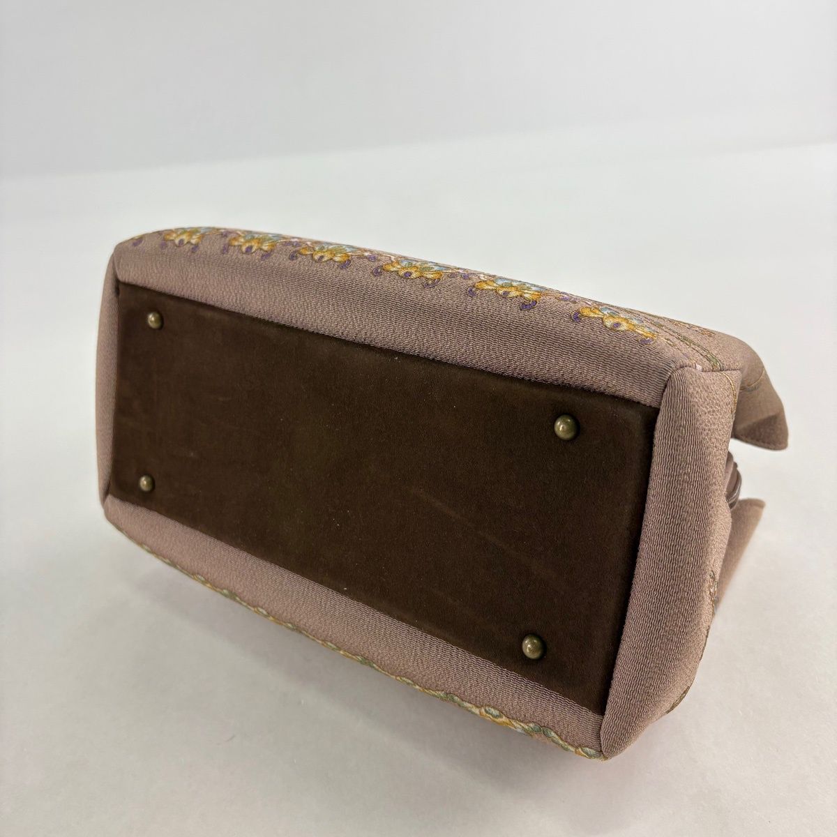 未使用品　OKAJIMA 和装バッグ 逸品 孔雀 草花 金彩 縮緬 正絹 未使用品 OKAJIMA 和装バッグ 逸品 孔雀 草花 金彩 縮緬 正絹 - メルカリ