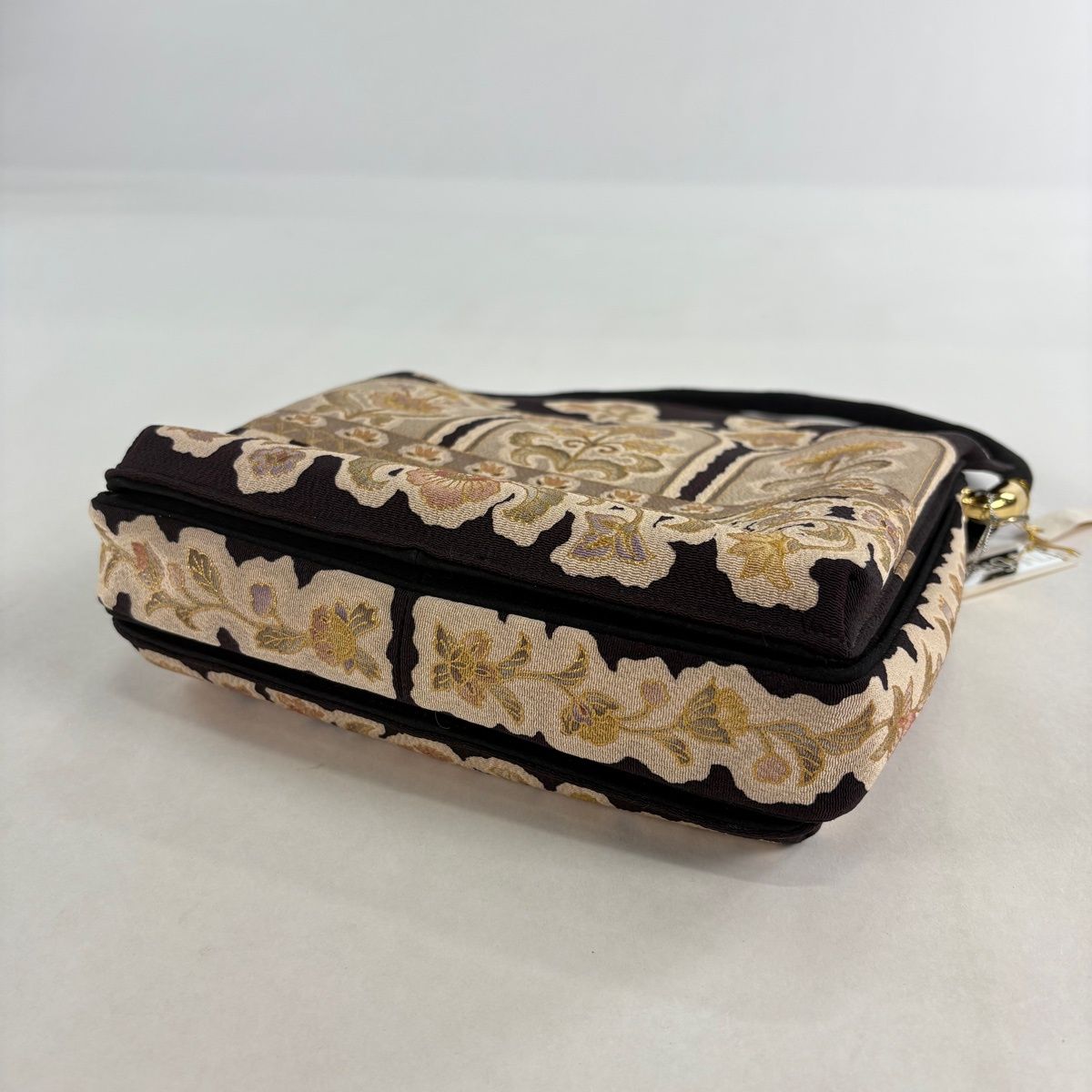 美品】 和装バッグ 逸品 OKAJIMA セミフォーマル 草花 花唐草 金彩