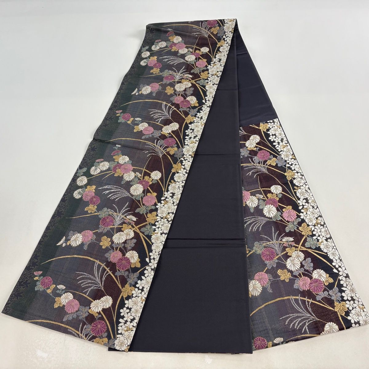 美品】 袋帯 逸品 じゅらく 落款 帝王紫 菊 桜楓 金銀糸 箔 濃紫 六通