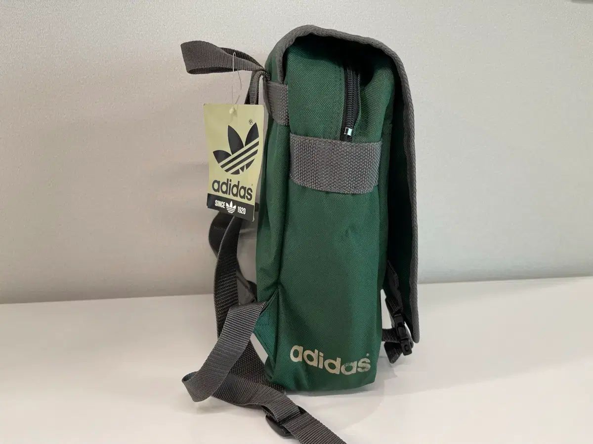 80S オールド　アディダス　オリジナルス　ビンテージ　バッグ アディダス 80s オールド バックパック ADIDAS OLD 1982-1988 - メルカリ