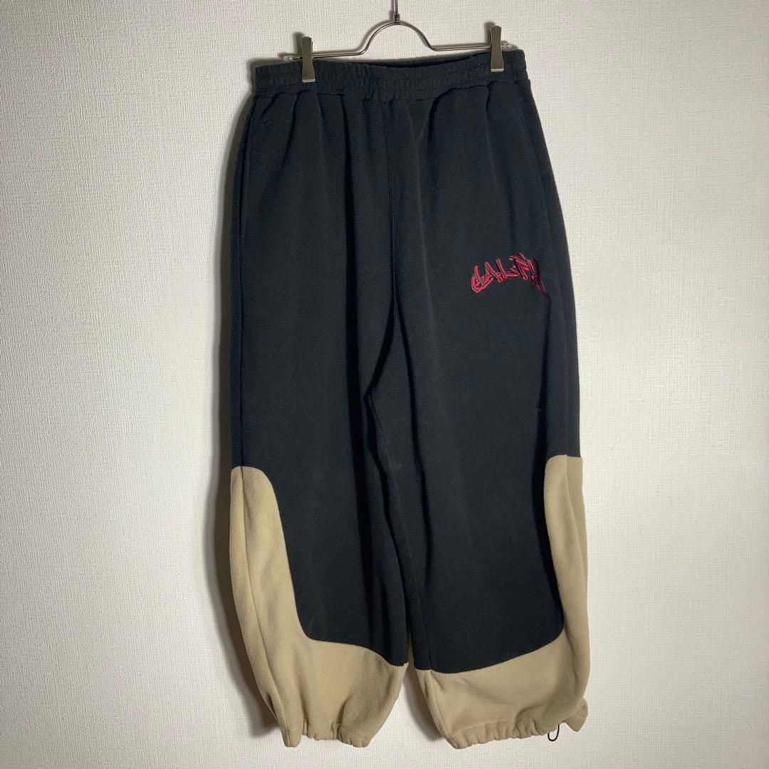 【美品】GALFY フリースセットアップ BADDOG 黒 ベージュ L 美品】GALFY フリースセットアップ BADDOG 黒 ベージュ L - メルカリ