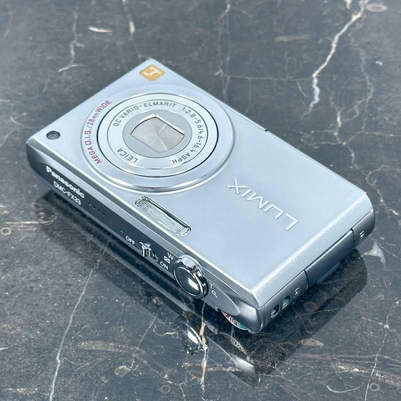美品】Panasonic LUMIX DMC-FX33 シルバー 810万画素 28mm広角 LEICA