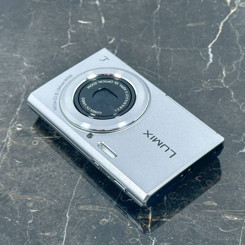 超美品】Panasonic パナソニック LUMIX DMC-FH10 シルバー 1610万画素