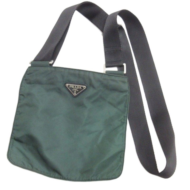 プラダPRADA ショルダーバッグ バック 三角ロゴ　ナイロン　グリーン ベルト PRADA プラダ 三角ロゴ ナイロン ショルダーバッグ グリーン - メルカリ