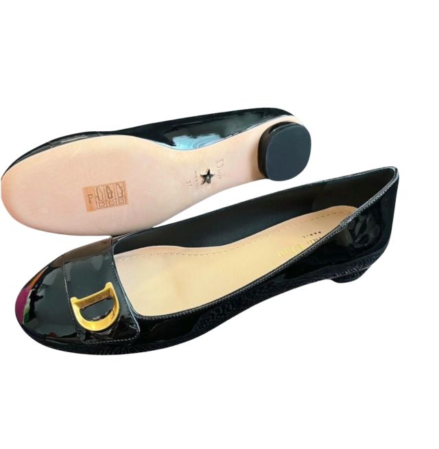 DIOR Dロゴ フラットシューズ - メルカリ