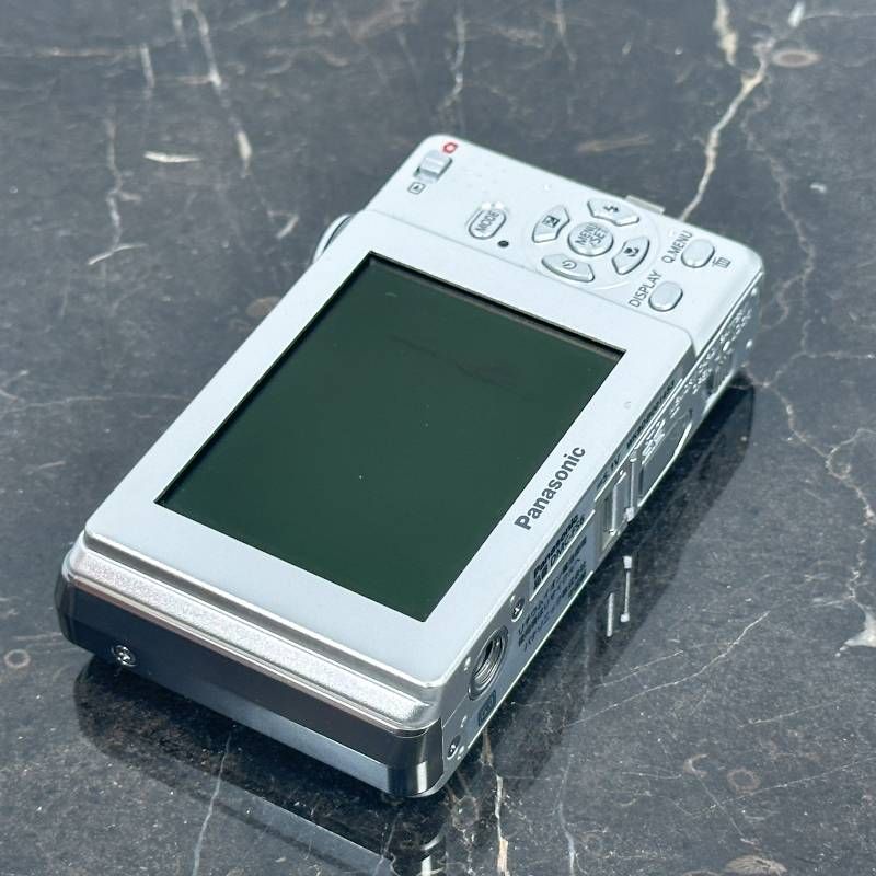 カメラ ✨超美品✨Panasonic LUMIX DMC -FH6 シルバー 動作品