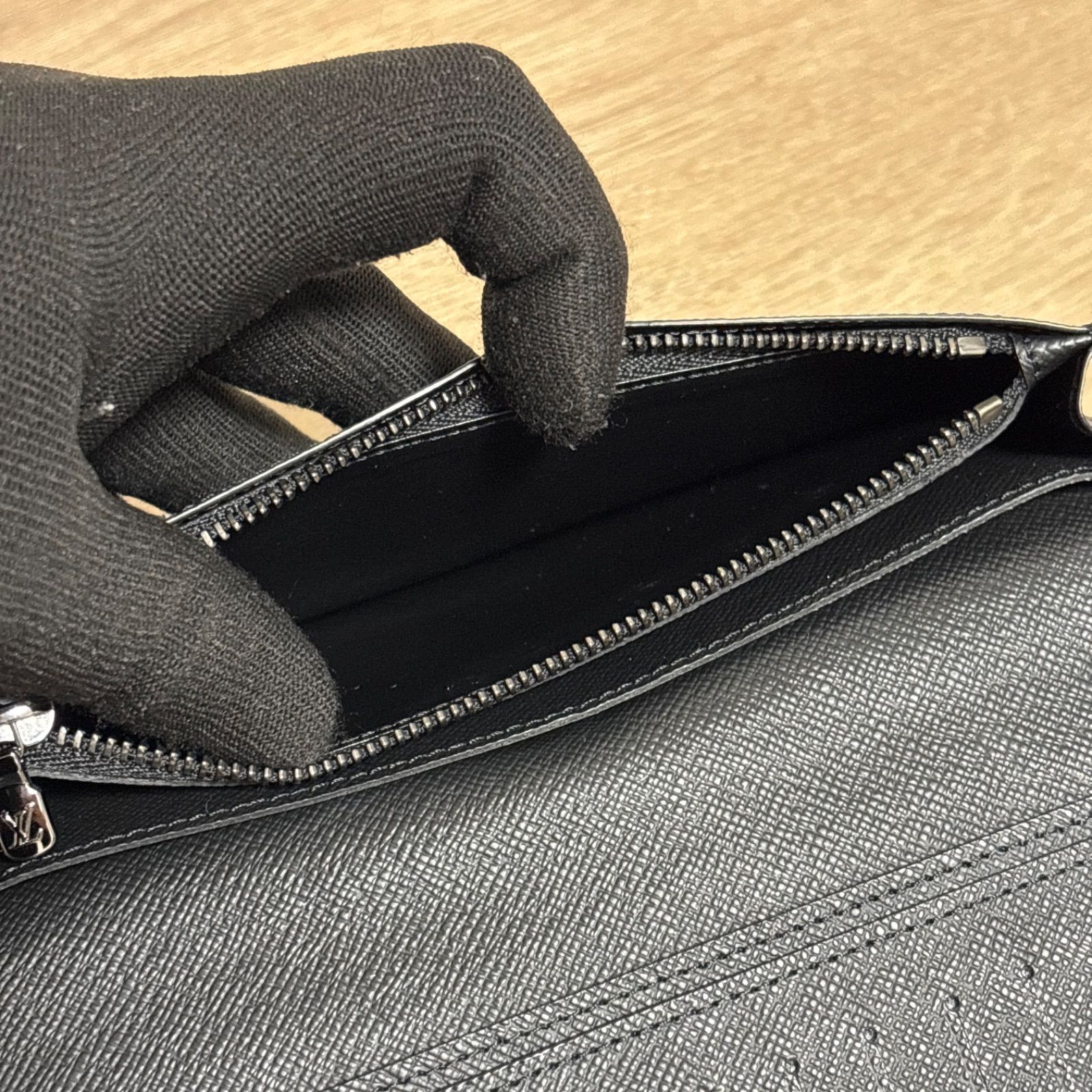 LOUIS VUITTON ルイヴィトン モノグラム エクリプス 長財布 二つ折り