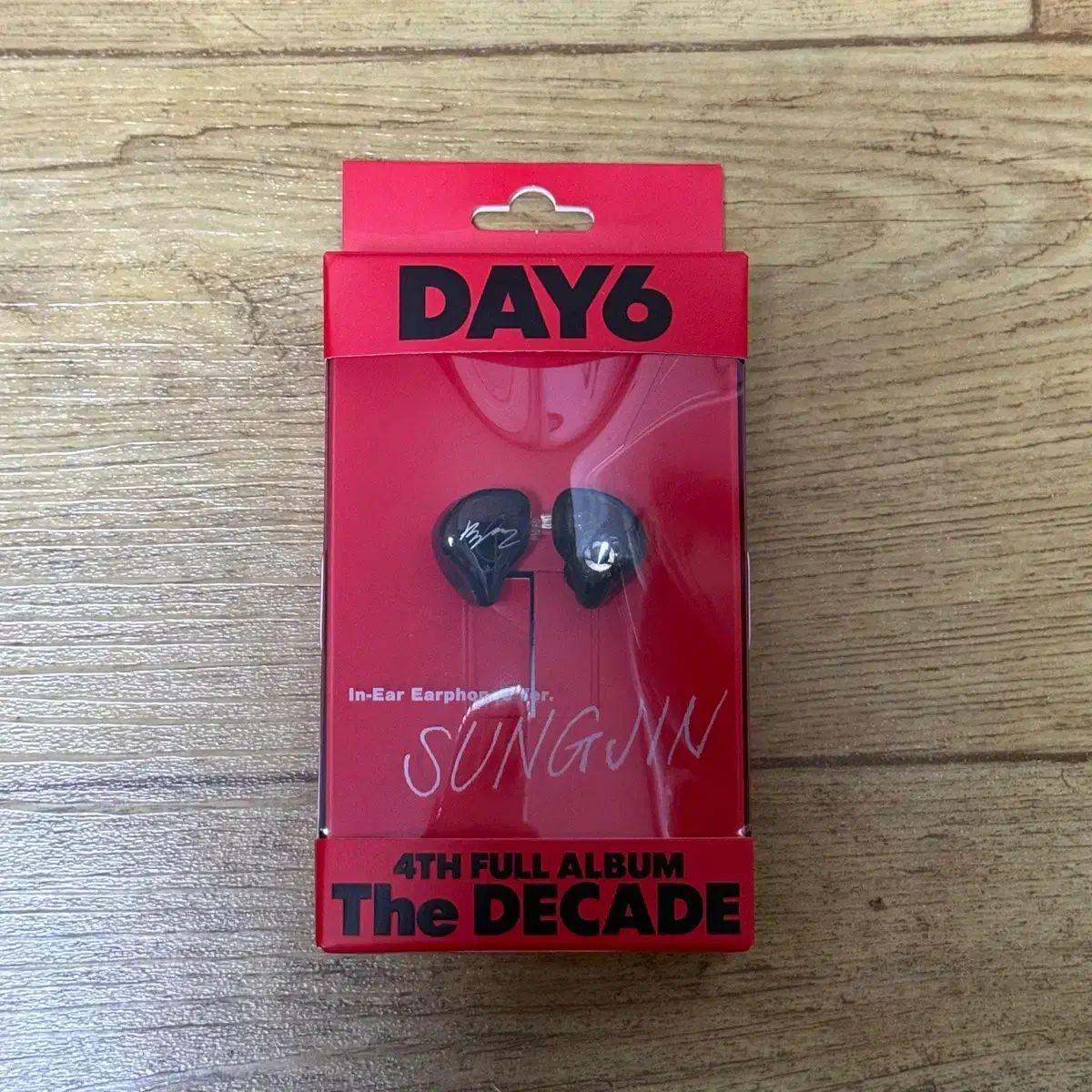 DAY6 The Decade ソンジン イヤホン DAY6 The DECADE London Kpop for