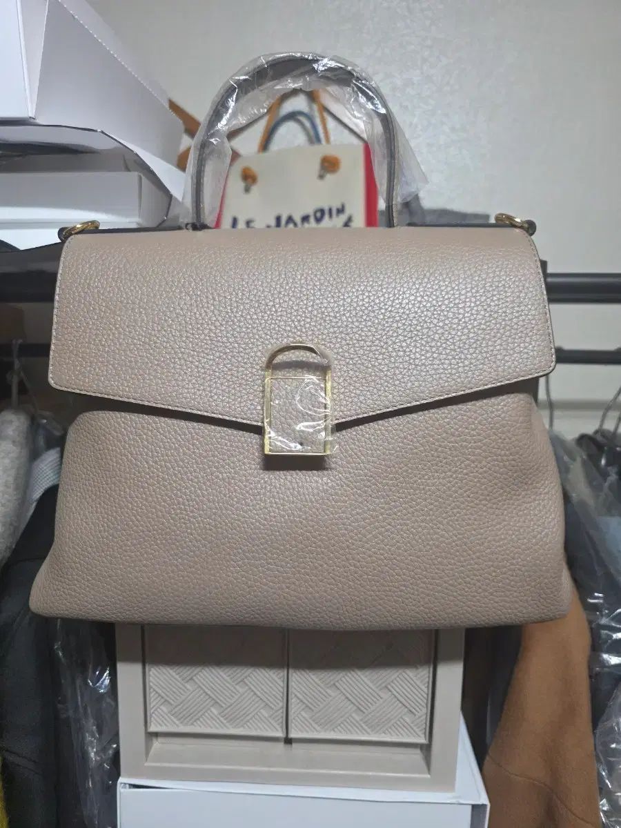 バッグをお安く出品します - メルカリ