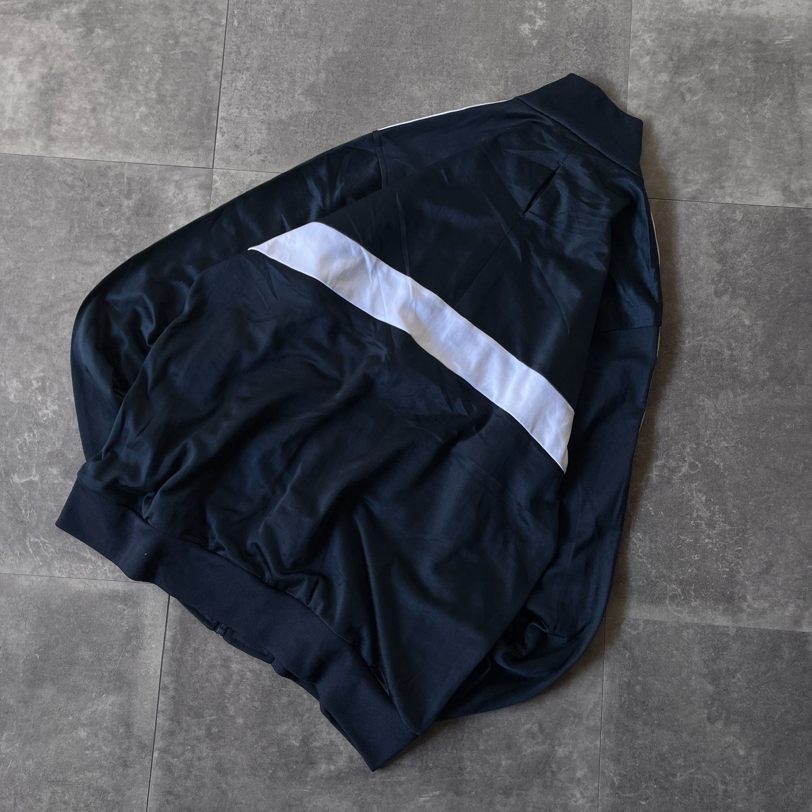 00s adidas トラックジャケット 刺繍ロゴ 紺 L A608 3本線 - メルカリ