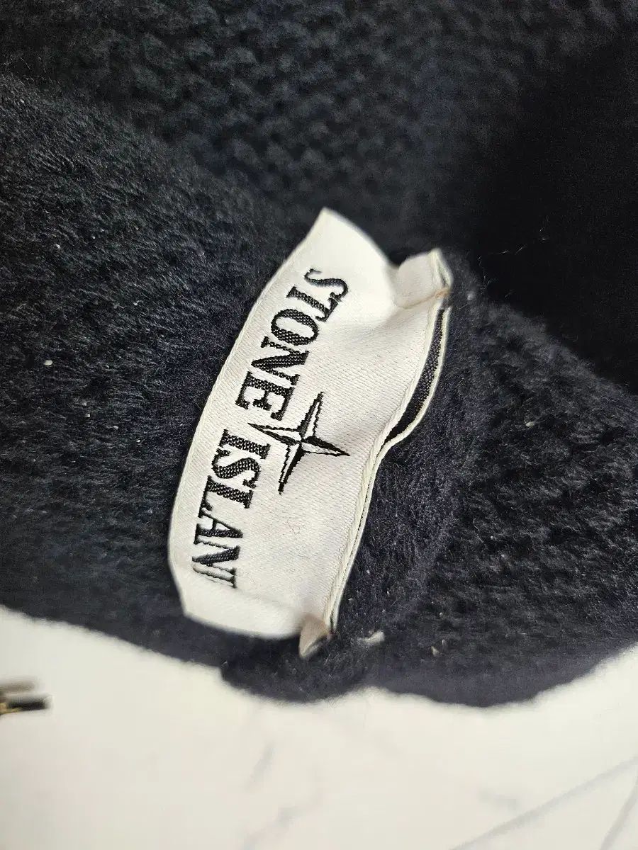 STONE ISLAND ストーンアイランド ブラック ニット ビーニー - メルカリ