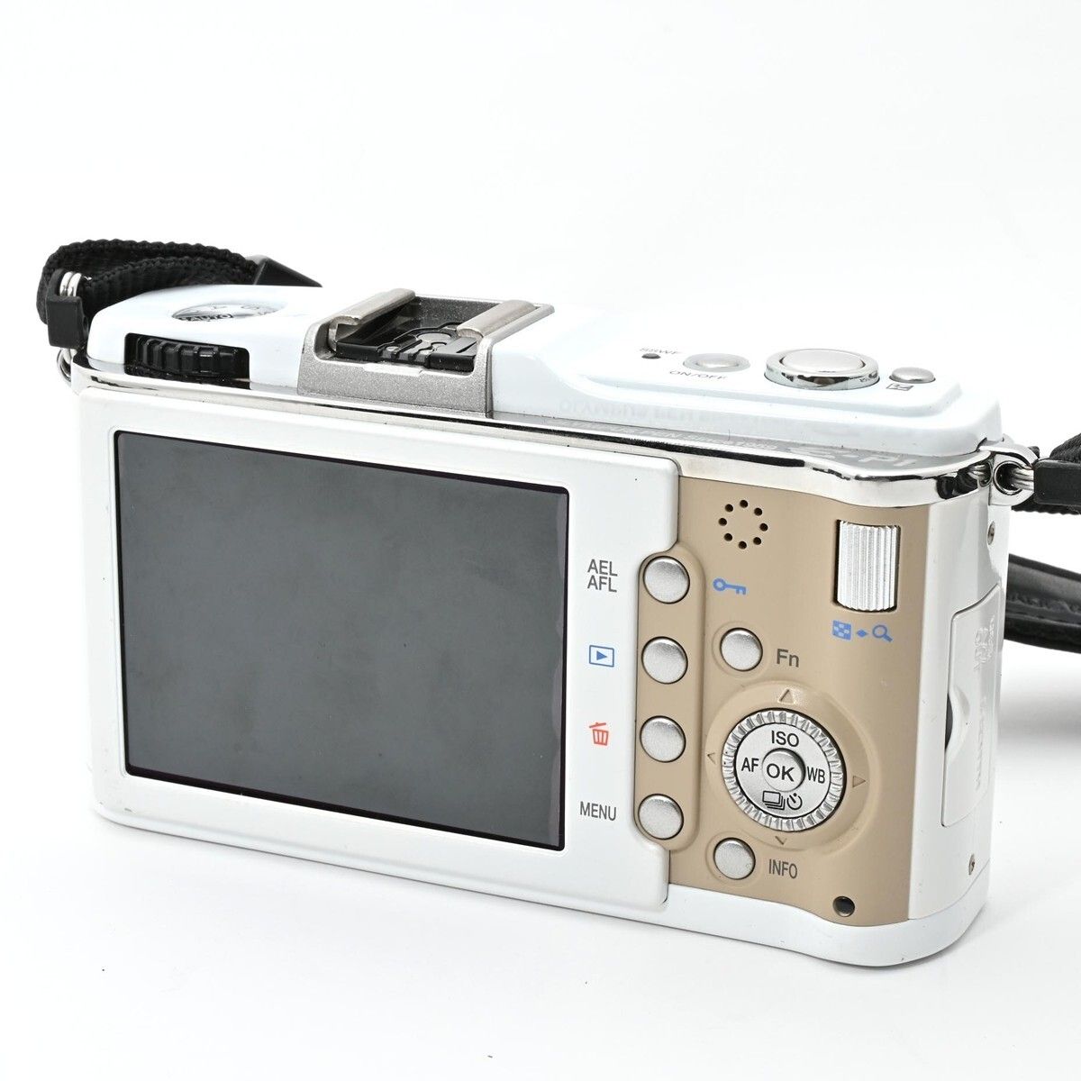 1102＜良品＞ OLYMPUS ミラーレス一眼 E-P1 ボディ ホワイト E-P1 BODY