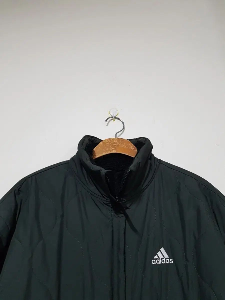 美品 adidas originals ロングシェルパジャケット　リバーシブル アディダス ロング リバーシブル シェルパ ジャケット - メルカリ