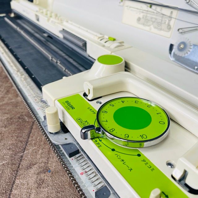 中古品 シルバーリード 編み機 SK-326 昭和レトロ 手芸 SILVER REED 動作未確認 編機 SILVER Kantan8 SK-328 【中古】シルバー 編み機 カンタン8