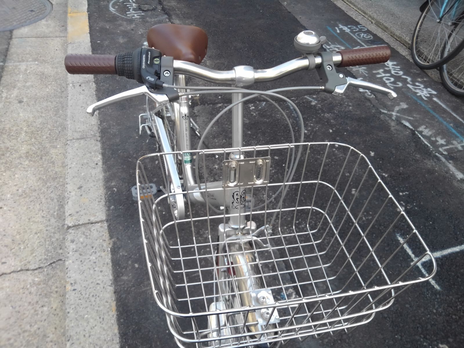 引き取り限定！(名古屋市昭和区)中古自転車3900 美品！低使用