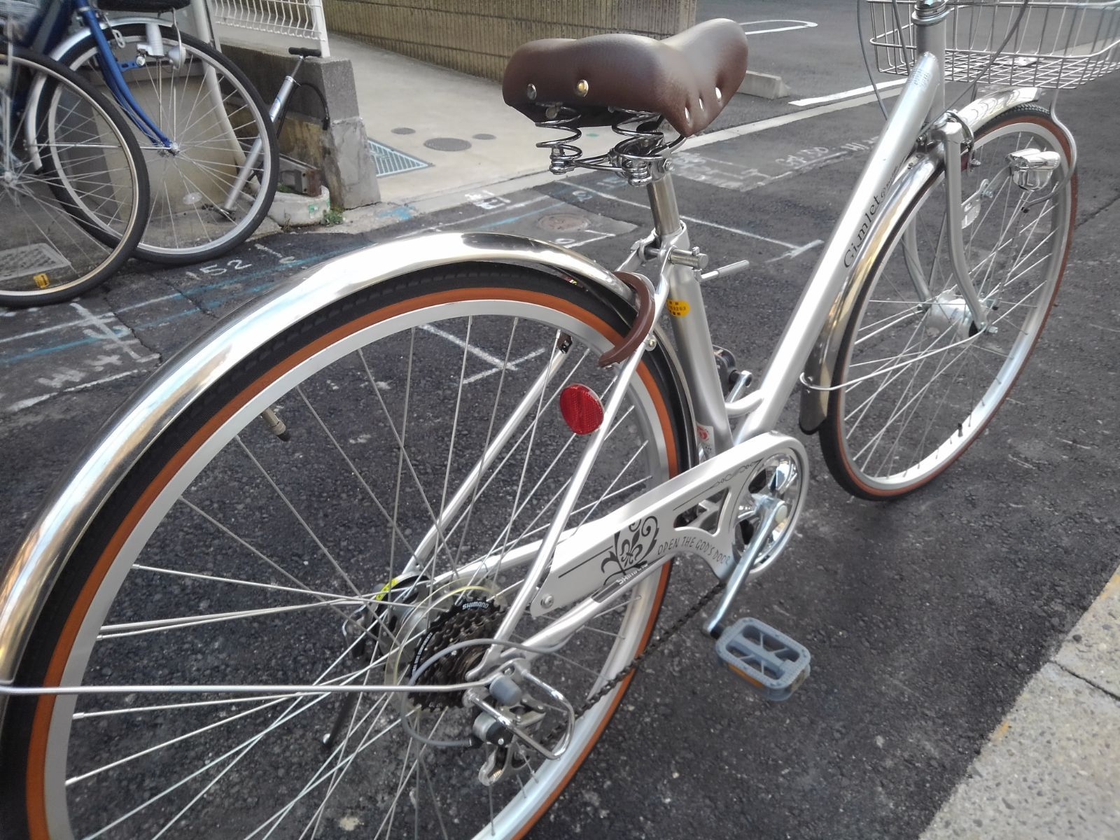 引き取り限定！(名古屋市昭和区)中古自転車3900 美品！低使用