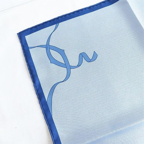 新品 カルティエ Cartier ブルー ストライプ ハンカチ ポケットチーフ カルティエ Cartier ハンカチ ポケットチーフ リボン シルク スカーフ