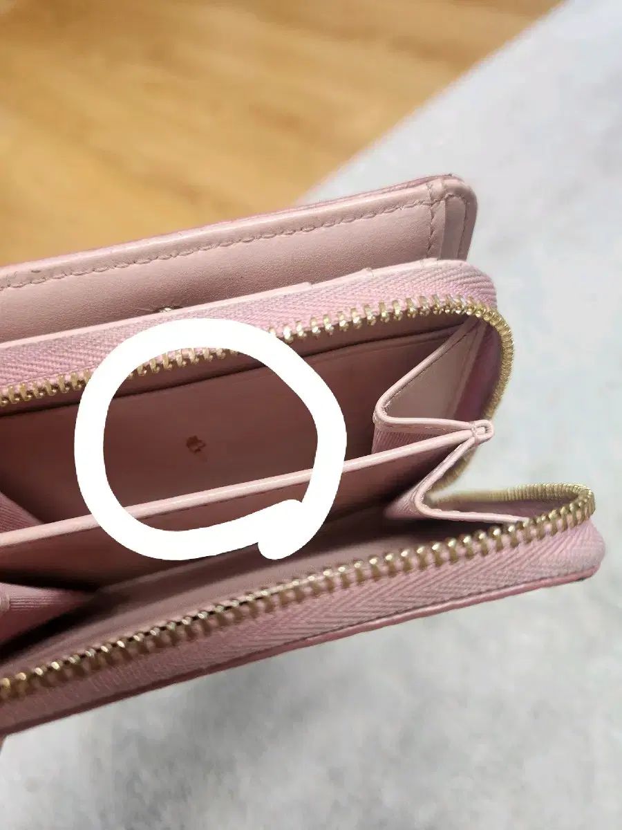 MCM パウダー ピンク うさぎ 二つ折り財布 - 城住宅 正規品 【公式通販】