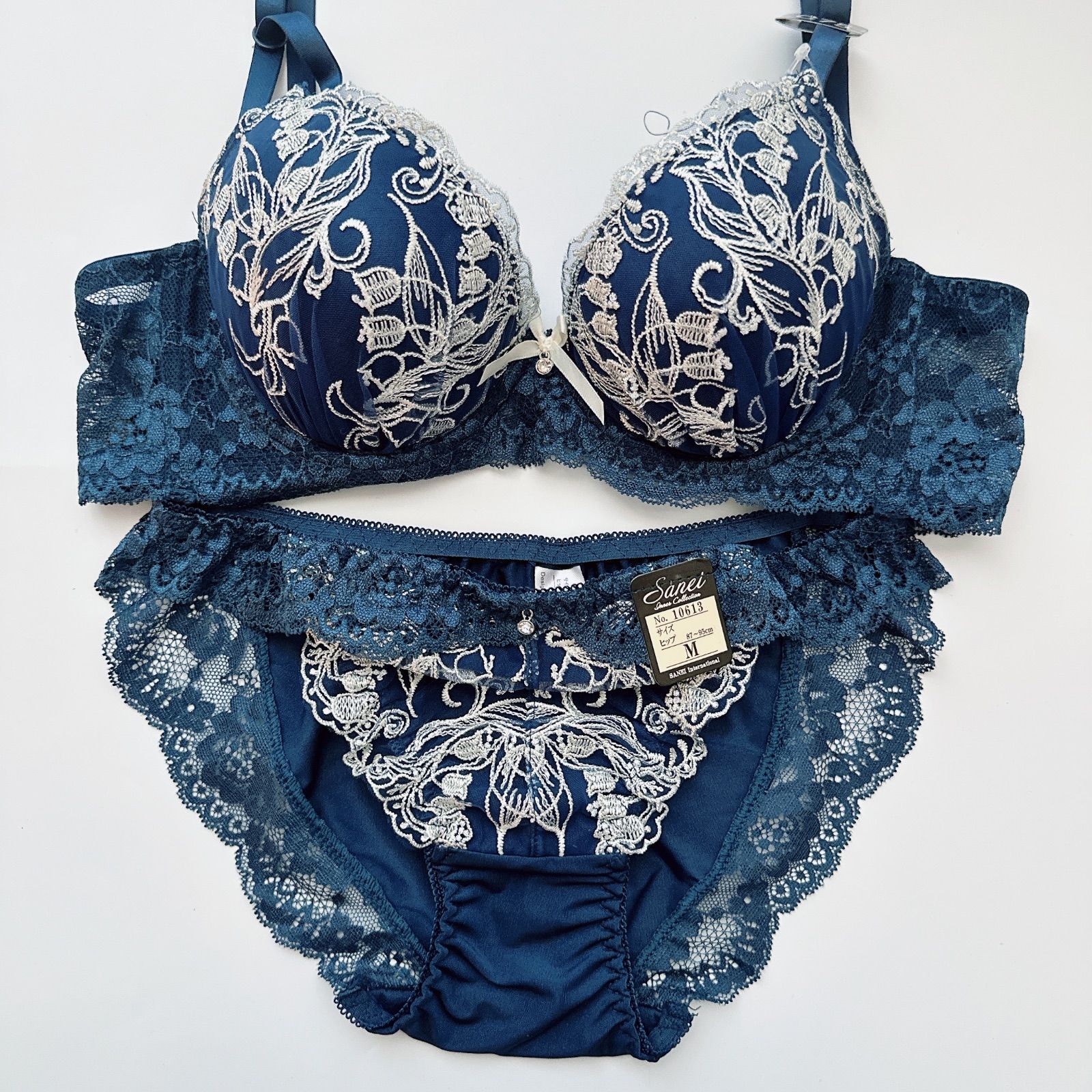 新品　タグ付き　Salute ブラジャーショーツセット ネイビー　ショーツ2枚 sanei/サンエイ/10613NV/ブラショーツセット/ネイビー/脇高ブラ/B80
