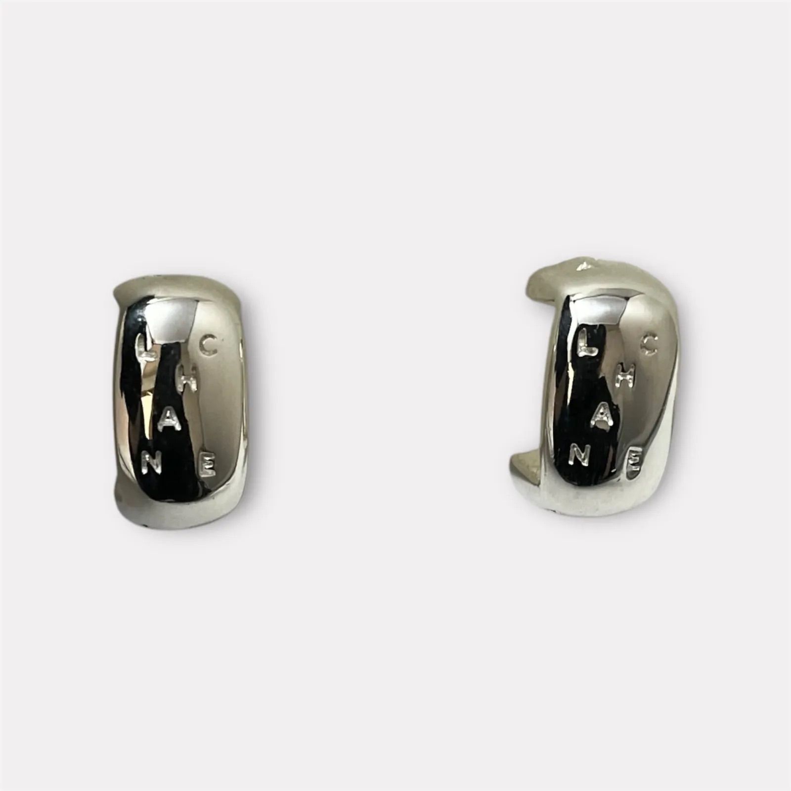 CHANEL シャネル イヤリング スクエア ロゴ シルバー 925 - メルカリ