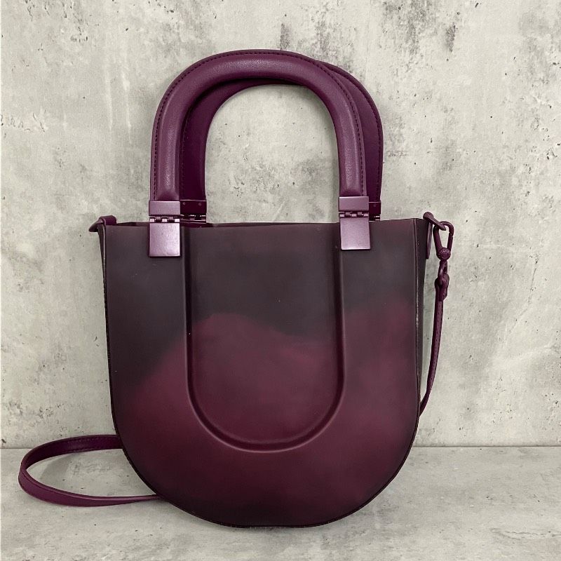 Charles and Keith（ショルダーバッグ ・ パープル/紫色系）のフリマ 