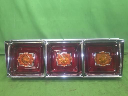 未使用】デコトラ JET製 大型 角3連テール 左右 - メルカリ