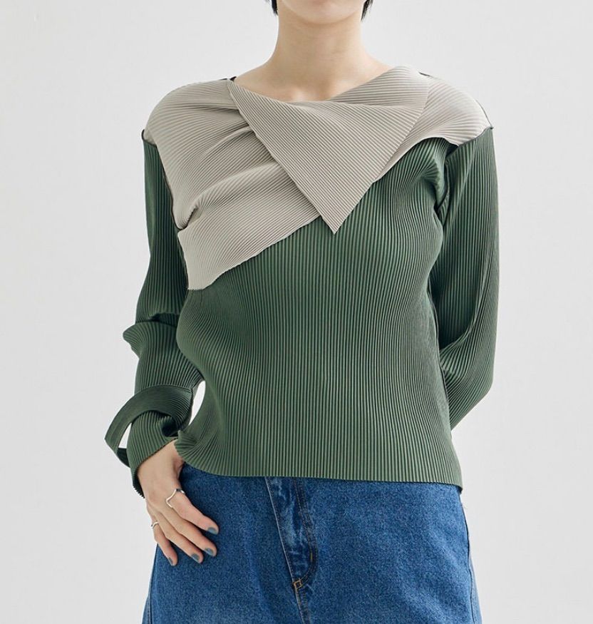 美 日本製 TODO kotohayokozawa コトハヨコザワ 長袖 ドレープネックトップス プリーツ カットソー デザイン カーキ フリーサイズ