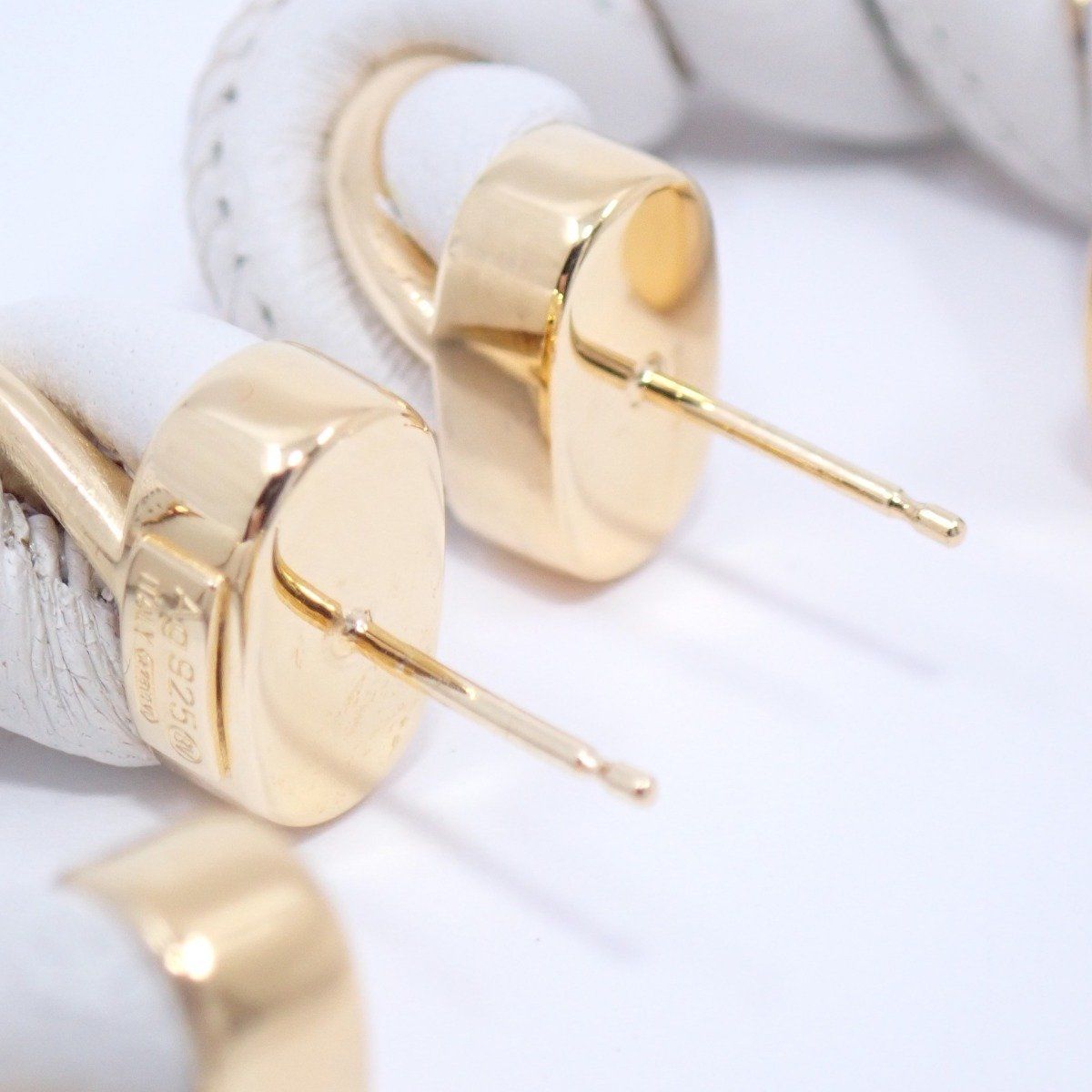 BOTTEGA VENETA ボッテガヴェネタ ツイスト フープ ピアス シルバー925