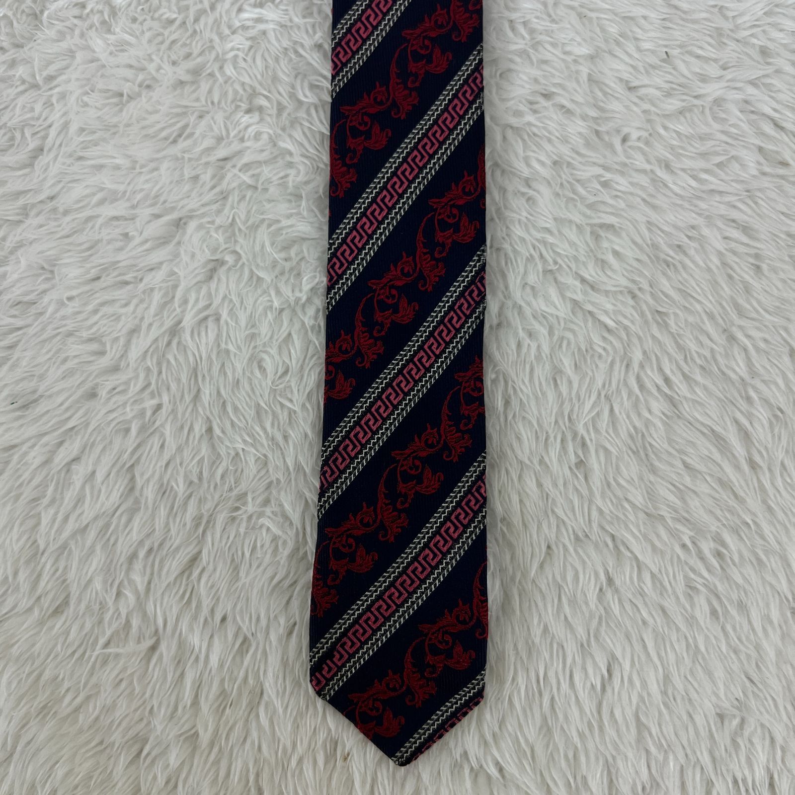 訳アリ》VERSACE (ヴェルサーチェ) シルクネクタイ 総柄 ストライプ
