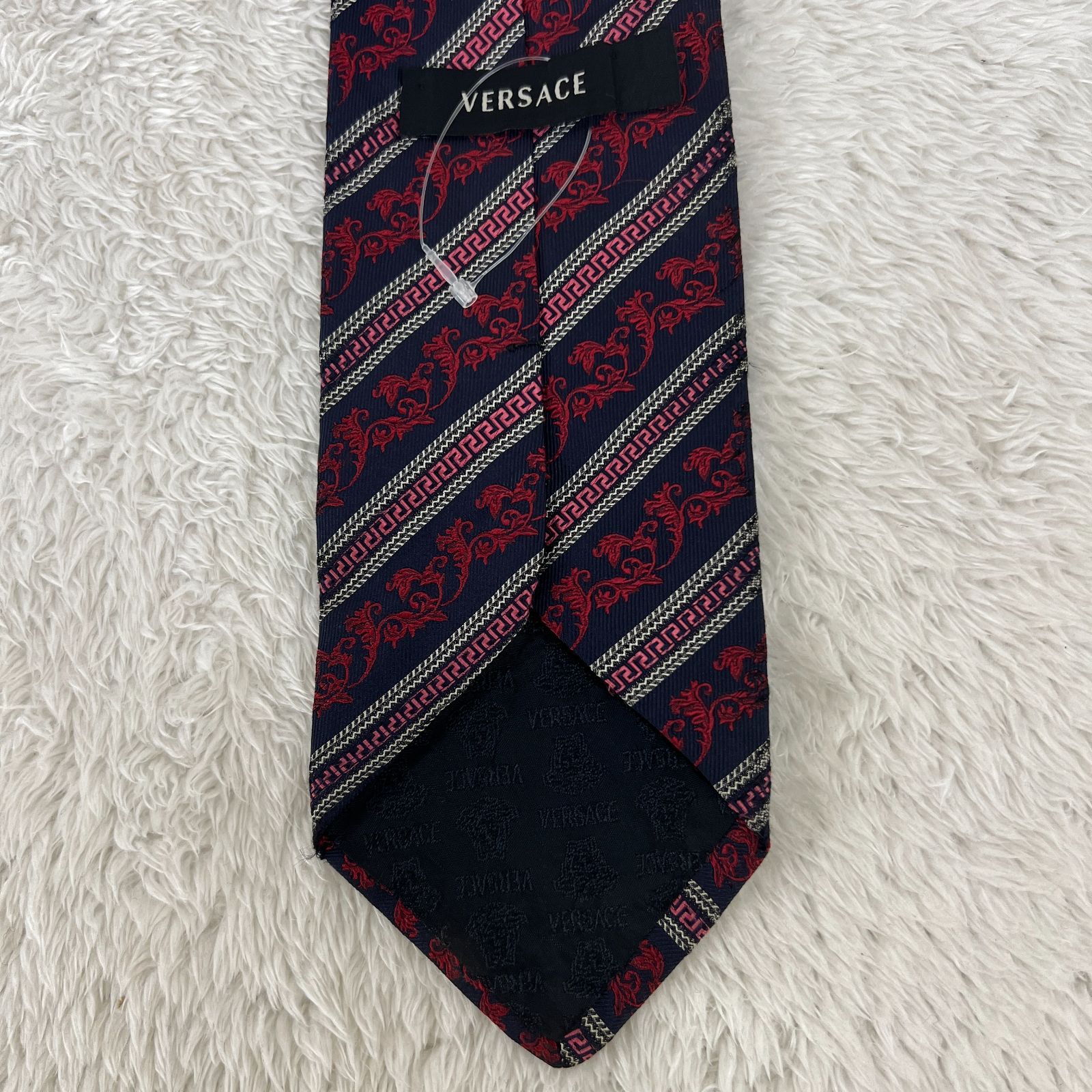 訳アリ》VERSACE (ヴェルサーチェ) シルクネクタイ 総柄 ストライプ