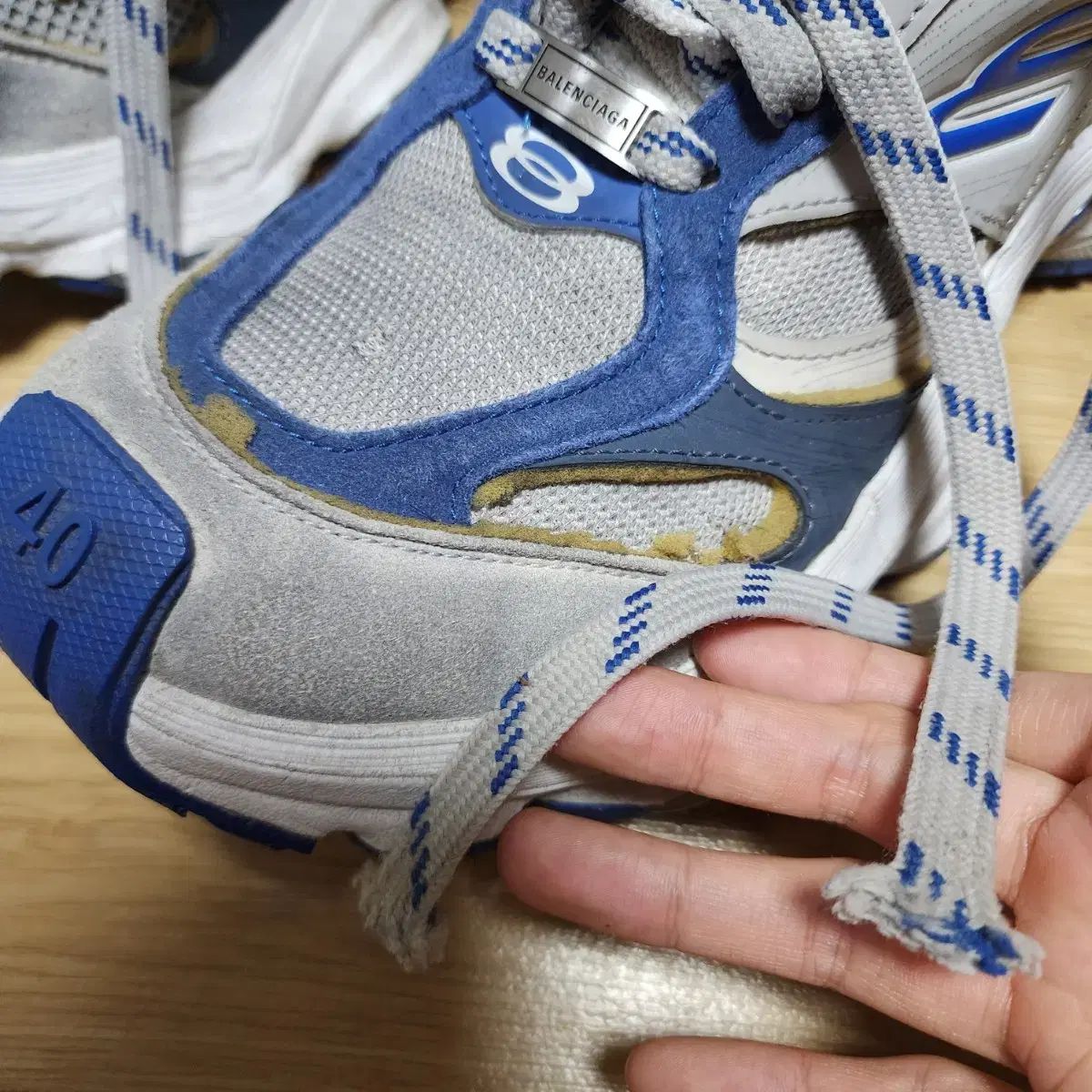 バレンシアガ カーゴスニーカー 40 - メルカリ