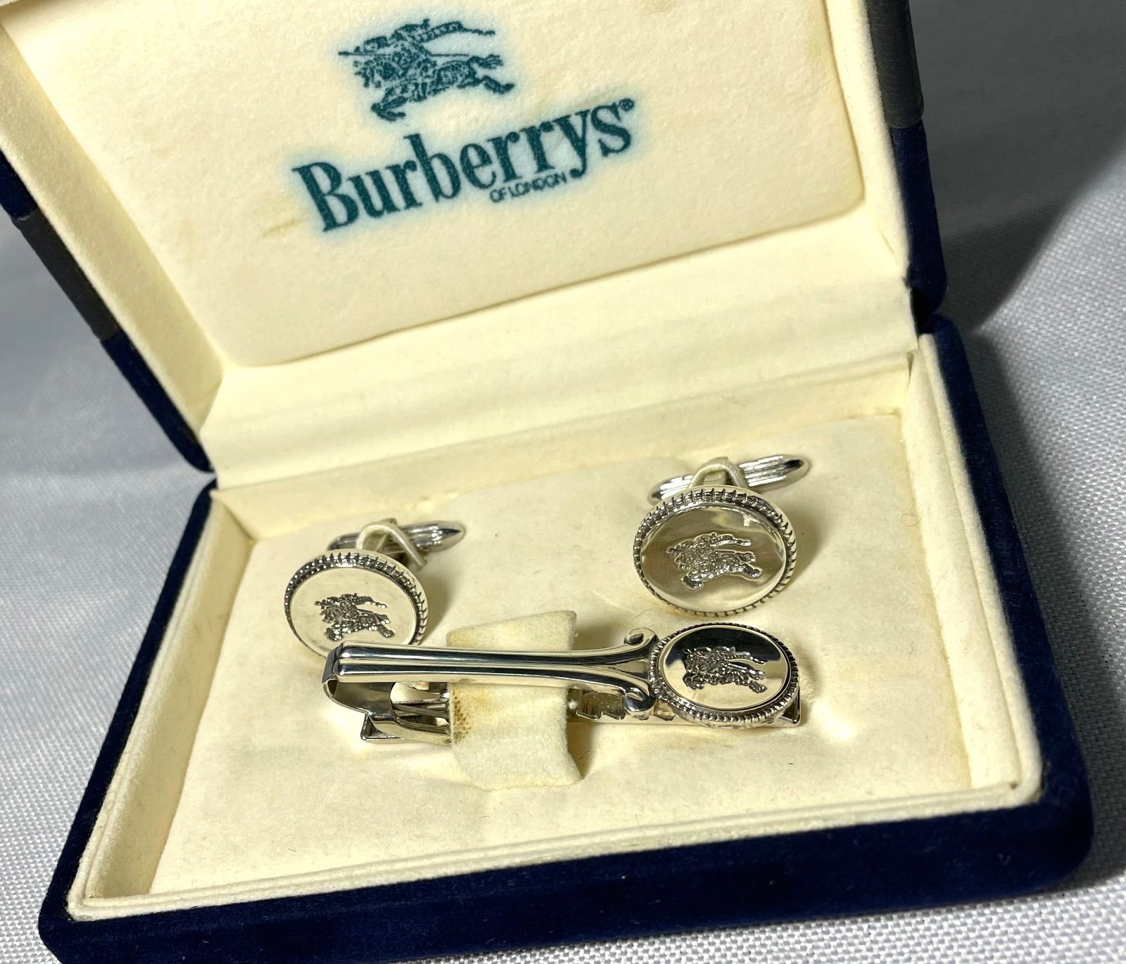 美品 Burberry バーバリー ホースナイトロゴ 騎士デザイン