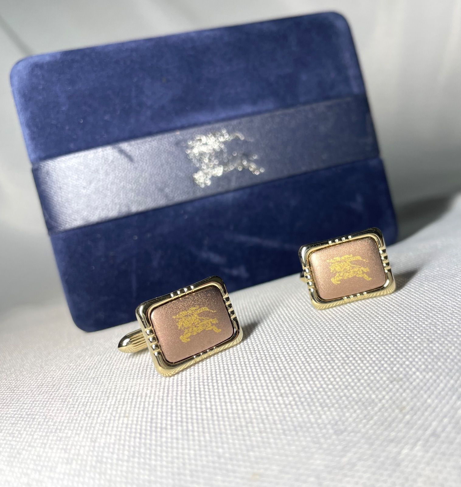 美品 Burberry バーバリー ホースナイトロゴ 騎士デザイン カフス