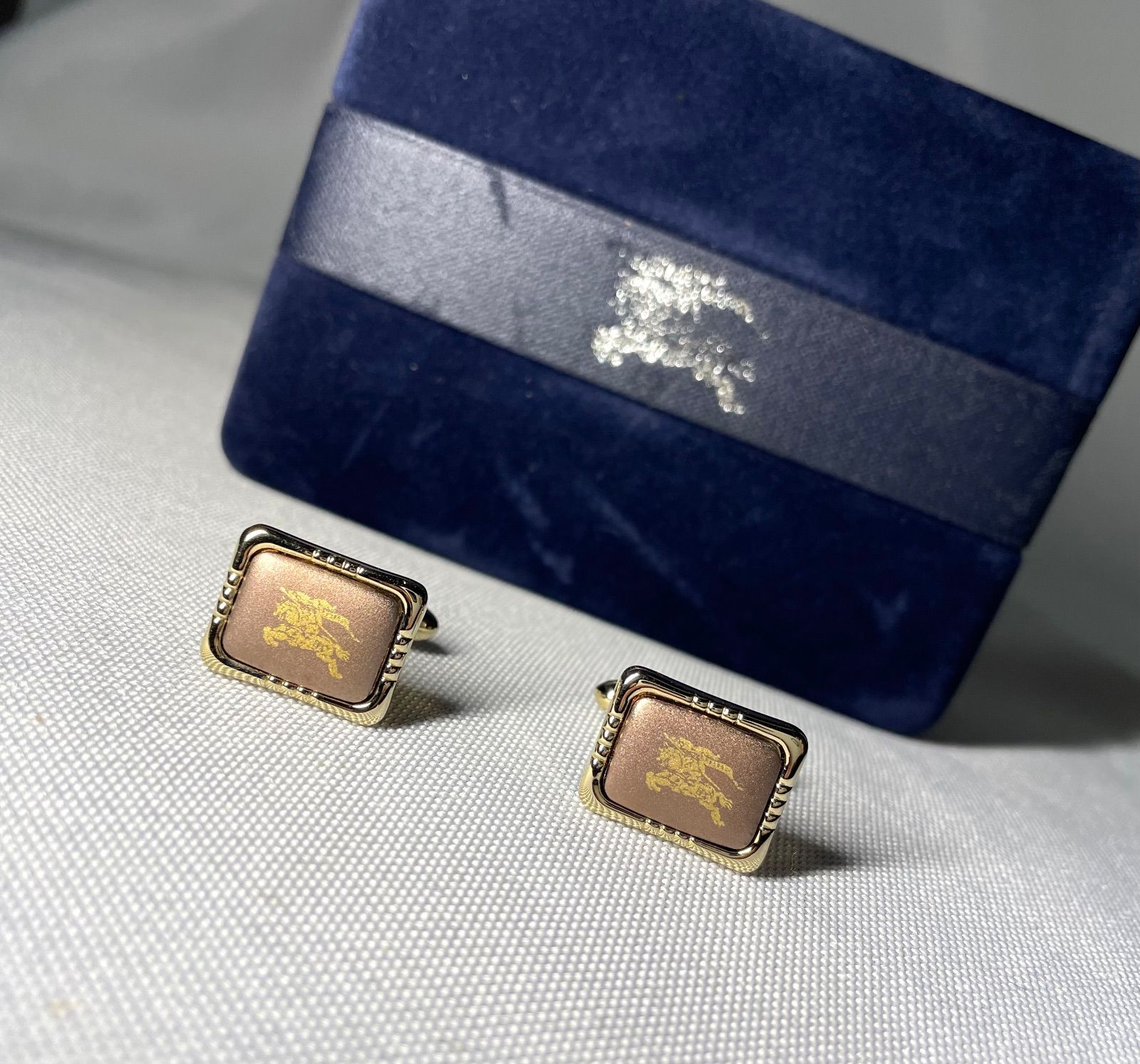 美品 Burberry バーバリー ホースナイトロゴ 騎士デザイン カフス