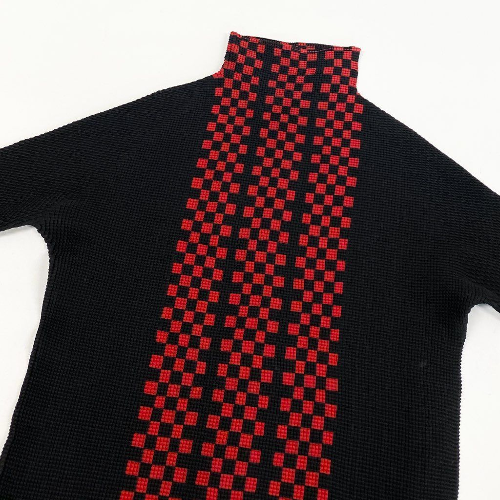 13l27【美品】ISSEY MIYAKE PLEATS イッセイミヤケ プリーツ 半袖