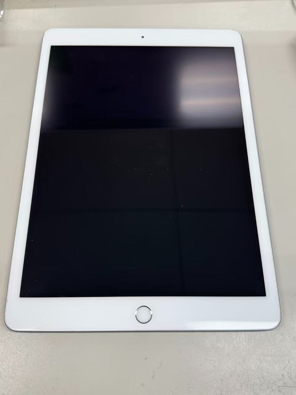 Apple iPad (第8世代) Wi-Fi 128GB シルバー ジャンク品 - メルカリ