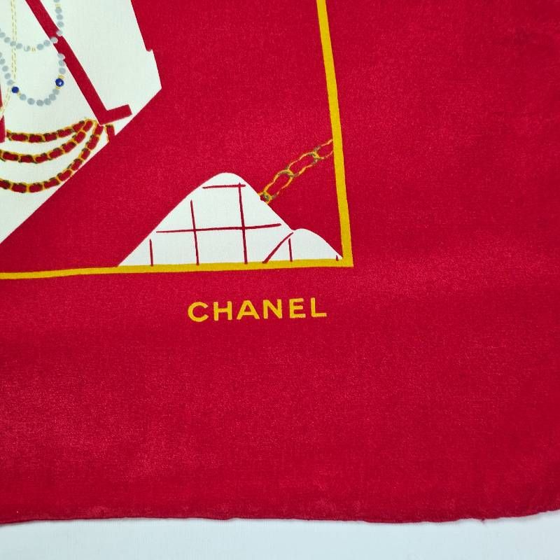 VINTAGE CHANEL 大判シルクスカーフ マトラッセ フラップバッグ 赤 VINTAGE CHANEL 大判シルクスカーフ マトラッセ フラップバッグ 赤