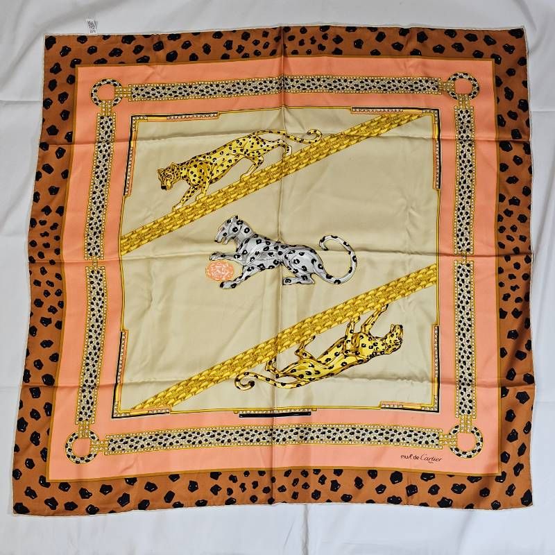 美品】カルティエ スカーフ シルク パンテール 豹柄 ピンク 伊製