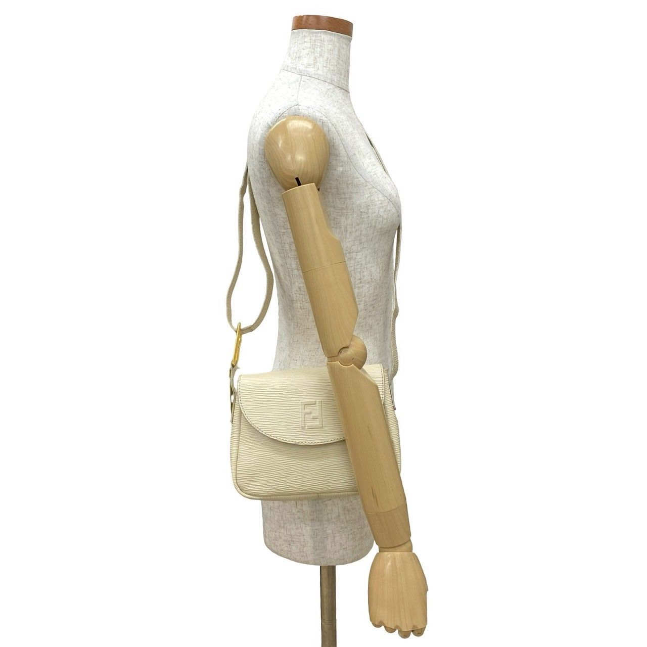 極 美品 袋付 FENDI フェンディ ヴィンテージ FF ロゴ エピ レザー 本