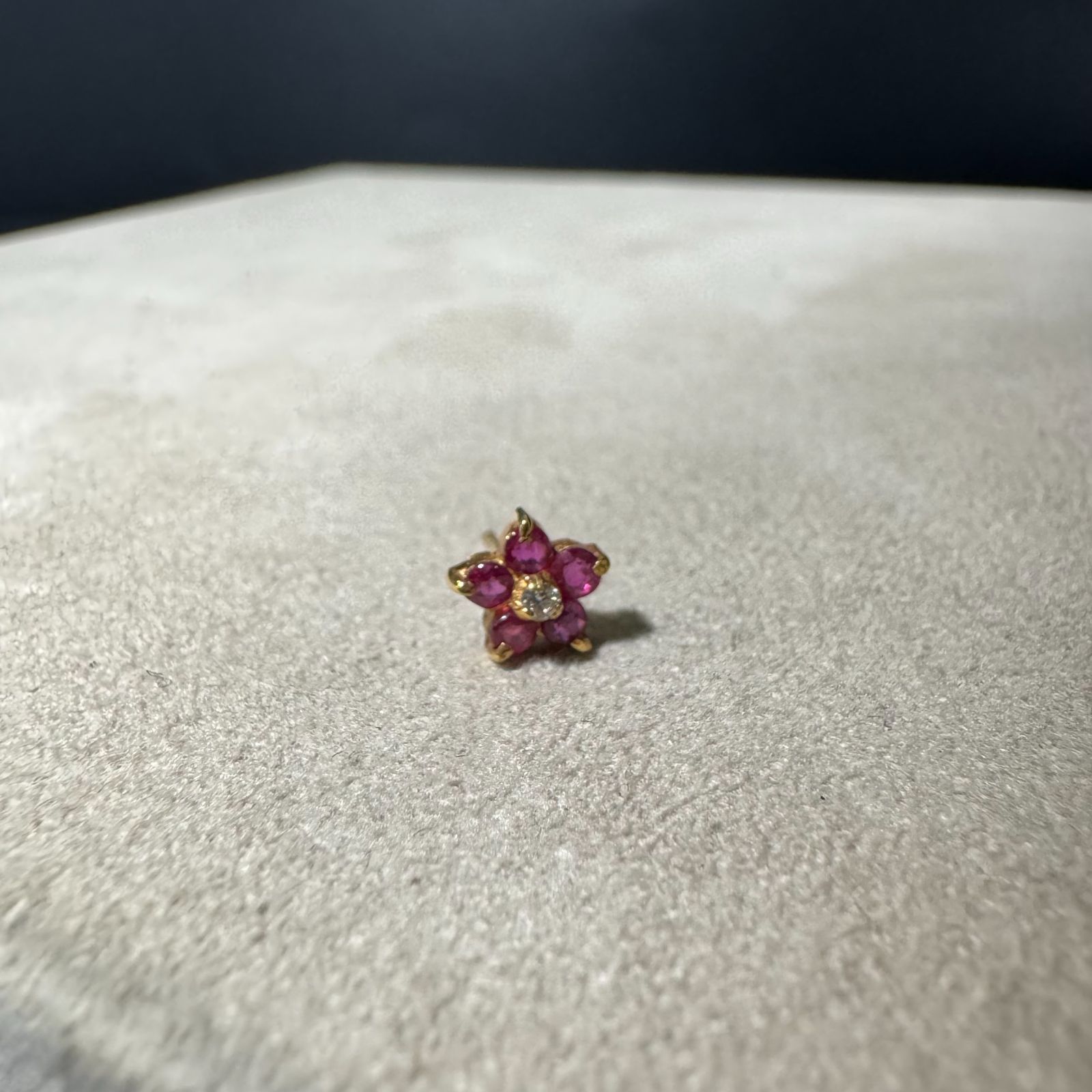 K 18 ピアス赤石ダイヤMD 0 4 g