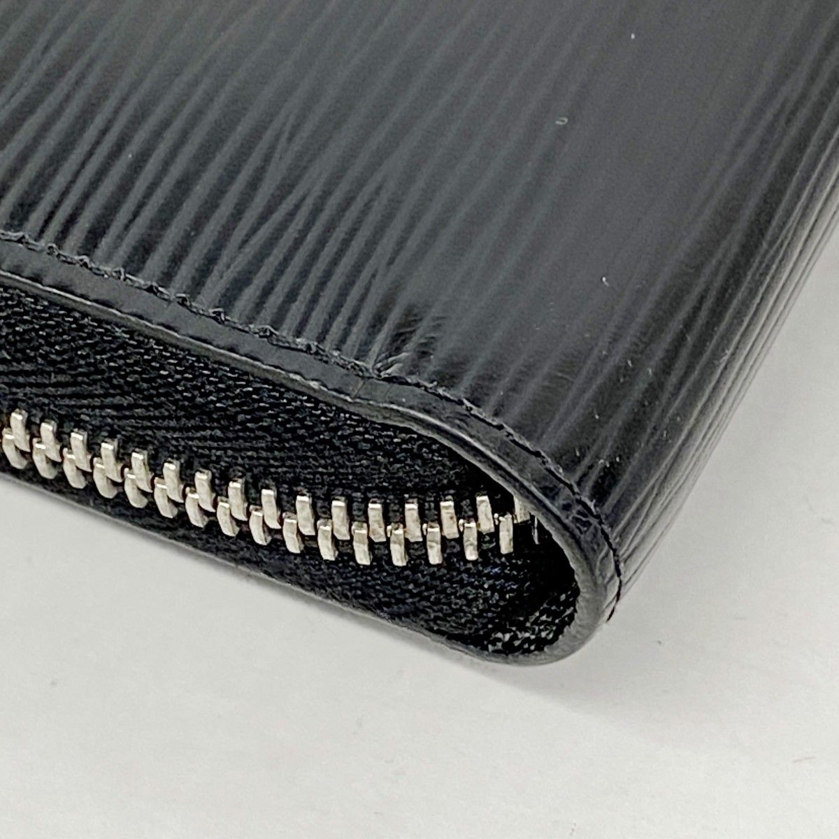 ルイ・ヴィトン エピ　長財布　中古品 ルイヴィトン エピ長財布