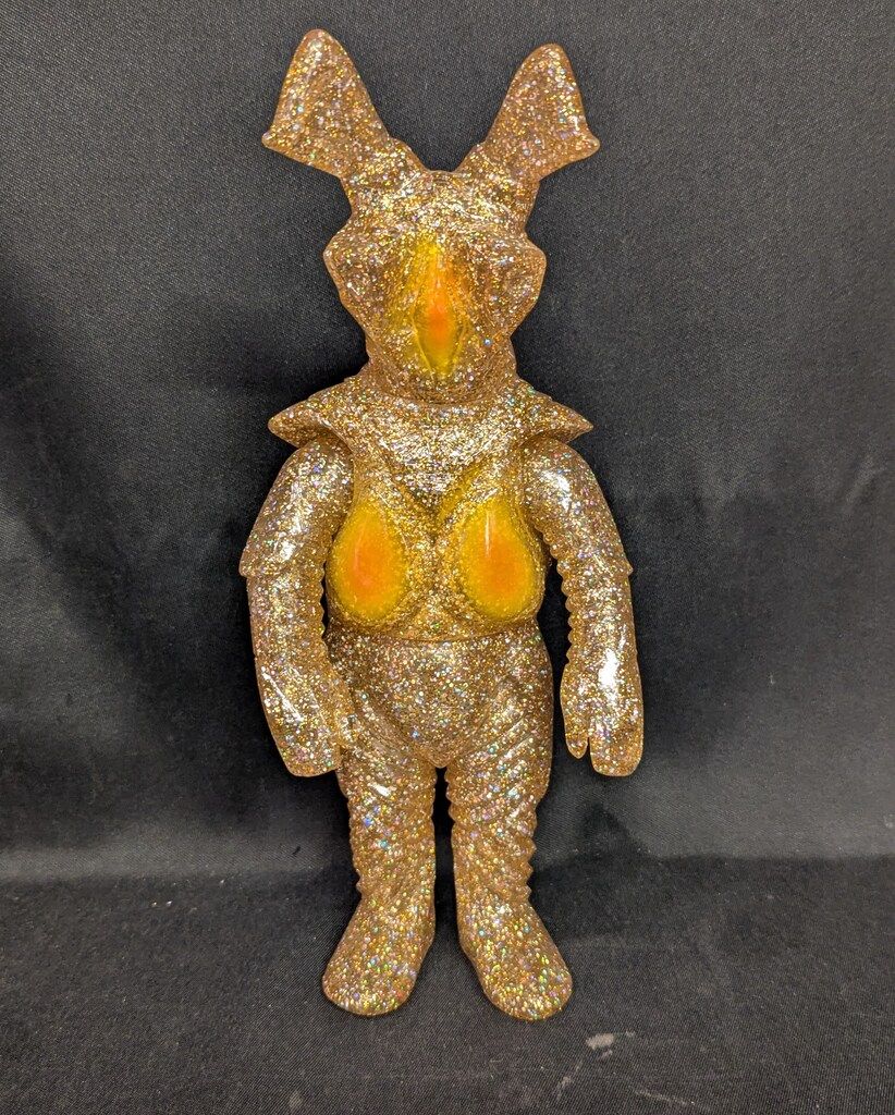 マルサン 世紀の大怪獣 ゼットン350 Golden Sparkle ver. - メルカリ