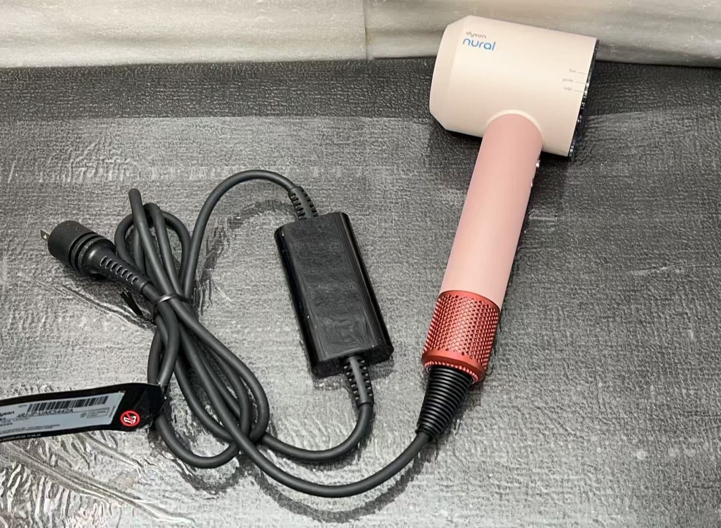 Dyson(ダイソン) ドライヤー HD16 KP AM さくらチェリー Dyson Supersonicヘアドライヤー HD16 KP さくらチェリー